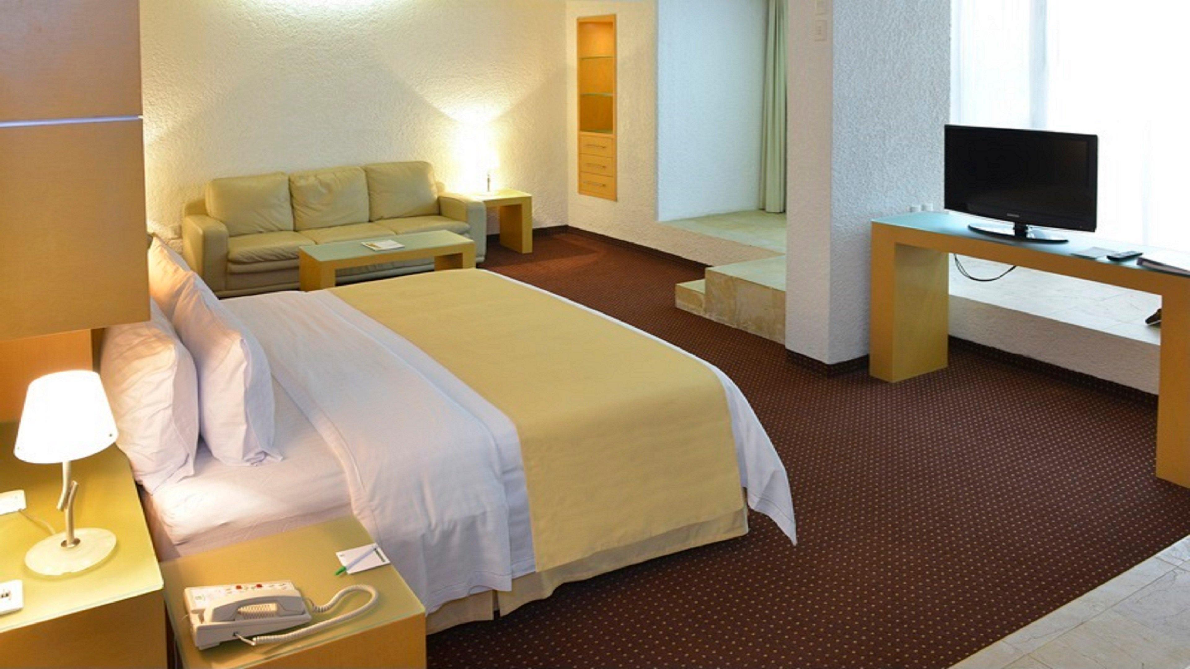 Holiday Inn Morelia By Ihg Exterior photo